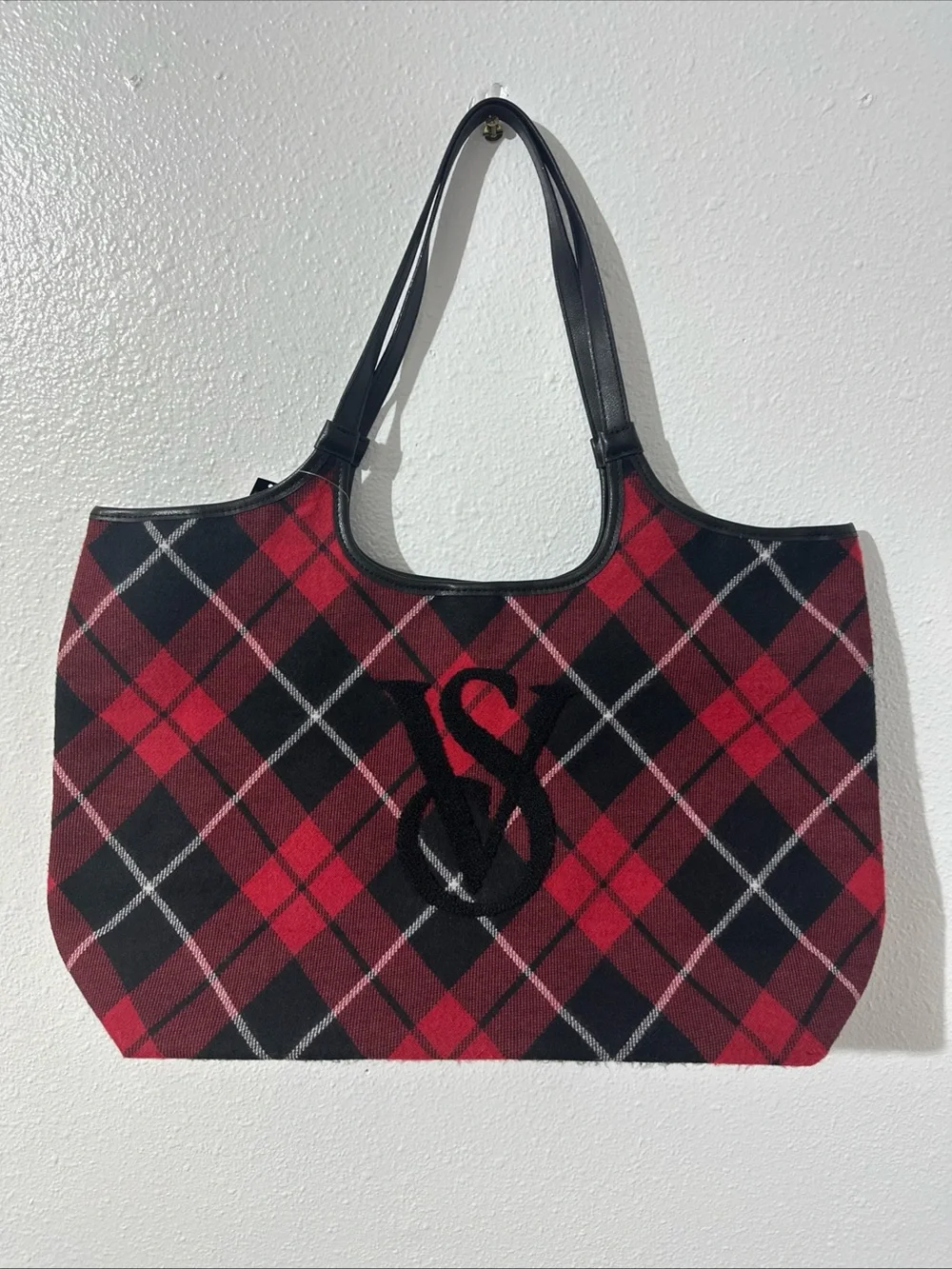 NWT Victoria Secret Red & Black Tartan Plaid Tote/Overnight/Weekender/Purse